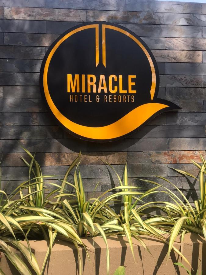 Miracle Hotel And Resorts Kozhikode Buitenkant foto