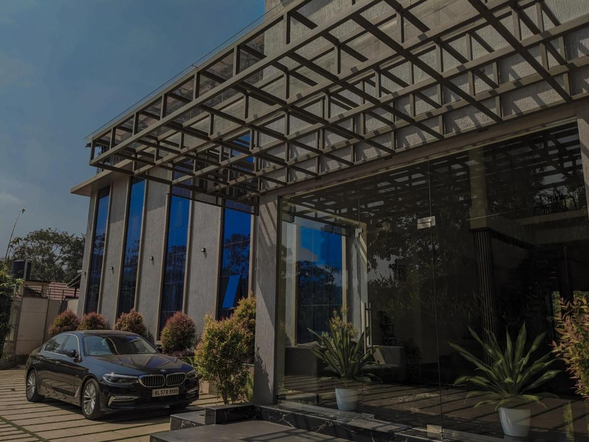 Miracle Hotel And Resorts Kozhikode Buitenkant foto