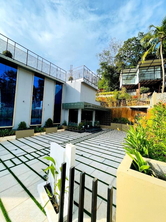 Miracle Hotel And Resorts Kozhikode Buitenkant foto