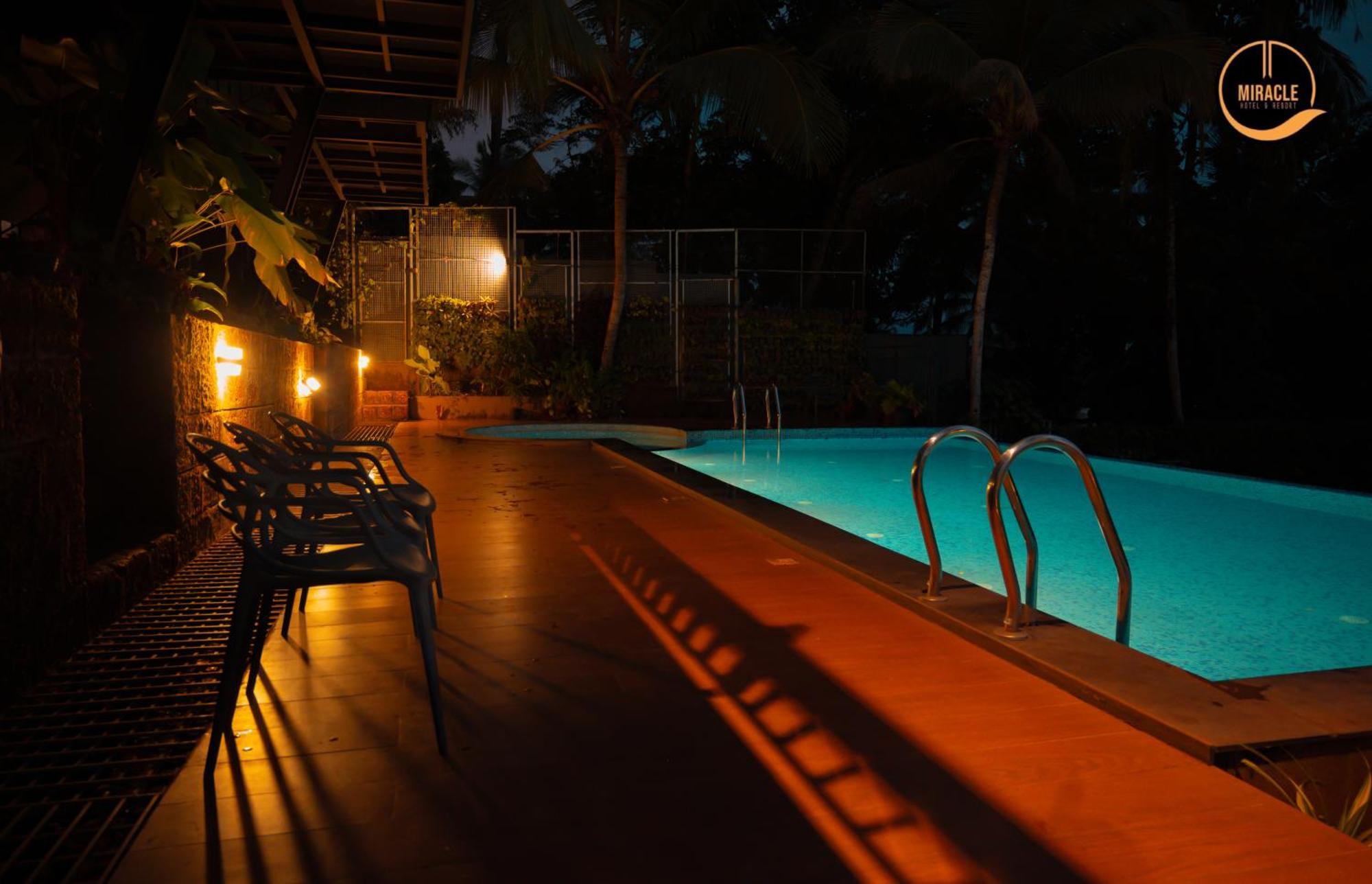 Miracle Hotel And Resorts Kozhikode Buitenkant foto