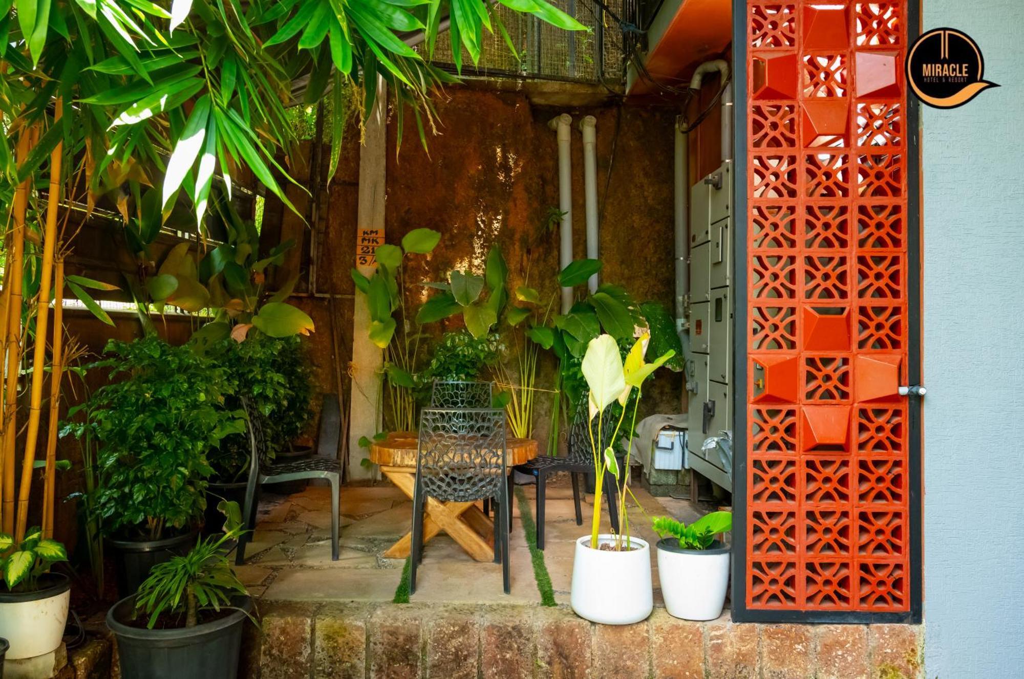 Miracle Hotel And Resorts Kozhikode Buitenkant foto