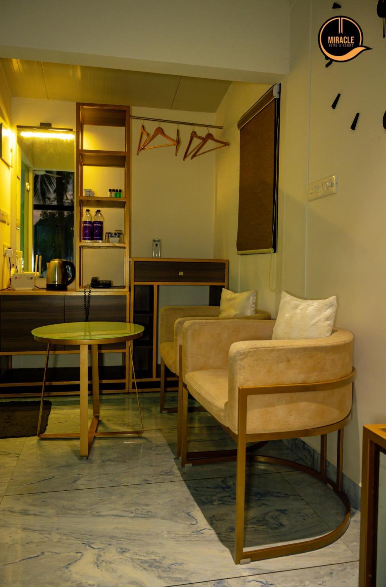 Miracle Hotel And Resorts Kozhikode Buitenkant foto